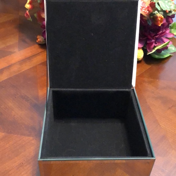 LOVE mirrored storage box - Picture 2 of 8